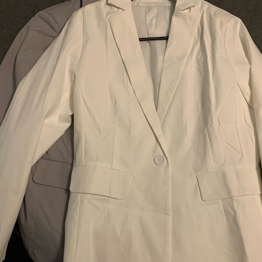 SOLD ✅ White Lightweight Jacket - NWOT -L - Picture 10 of 10